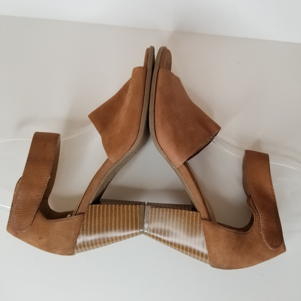 Giani Bernini Cognac Suede Block Heel Sandals Quiet Luxury Minimalist Heels - Picture 6 of 10